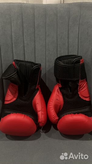 Боксерские перчатки