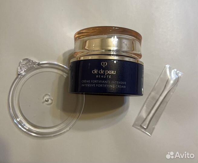 CLÉ DE peau beauté intensive fortifying cream
