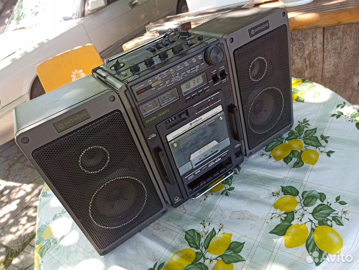 Магнитола Hitachi TRK-9150E