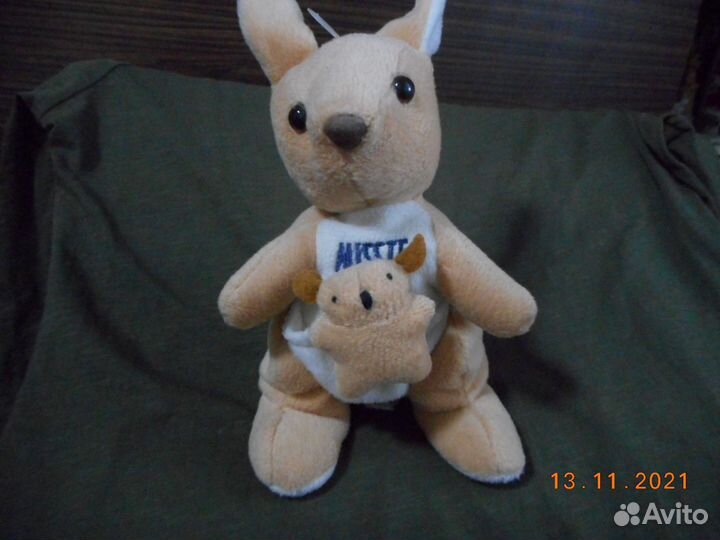 Игрушка кенгуру с малышом и слоник