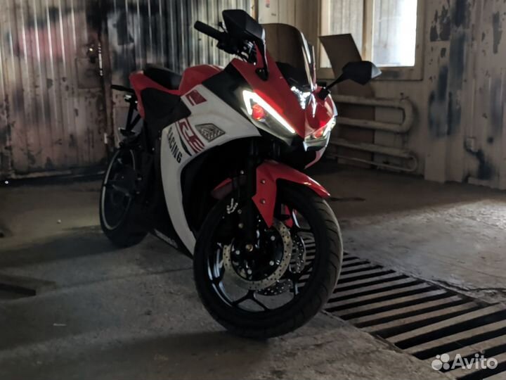 Электромотоцикл Yamaha r3