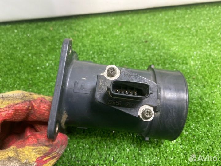 Датчик массового расхода воздуха Nissan Almera N16