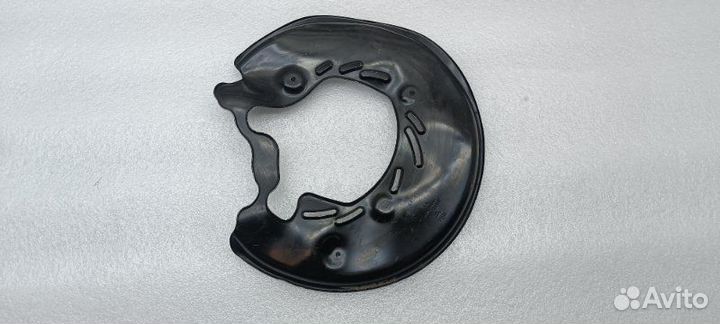 Пыльник тормозного диска задний левый Audi A8 D4