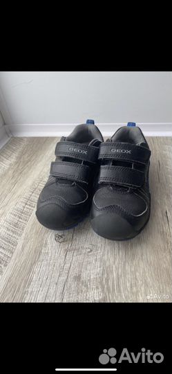 Кроссовки geox 28