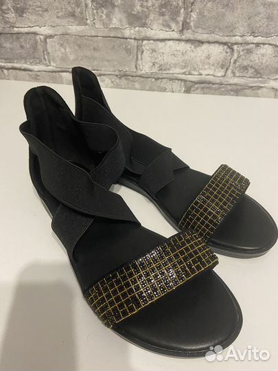Босоножки новые 36
