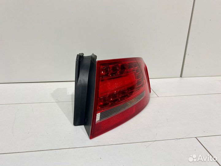 Фонарь правый наружный Audi A4 B8 (2007-2012) Диод