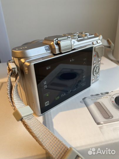 Цифровой фотоаппарат olympus pen E-PL8