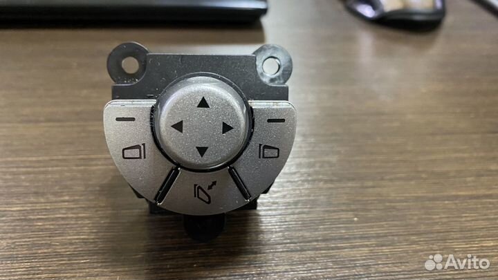 Джостик регулировки зеркал на Mercedes R171 SLK