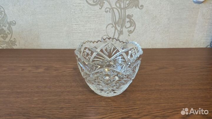 Небольшие стеклянные пиалы