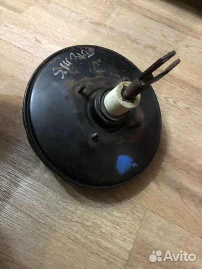 Вакуумный усилитель тормозов Audi 100 c3