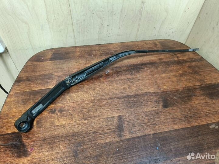 Поводок дворника правый Mazda 6 GG