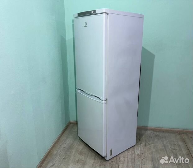 Холодильник indesit by