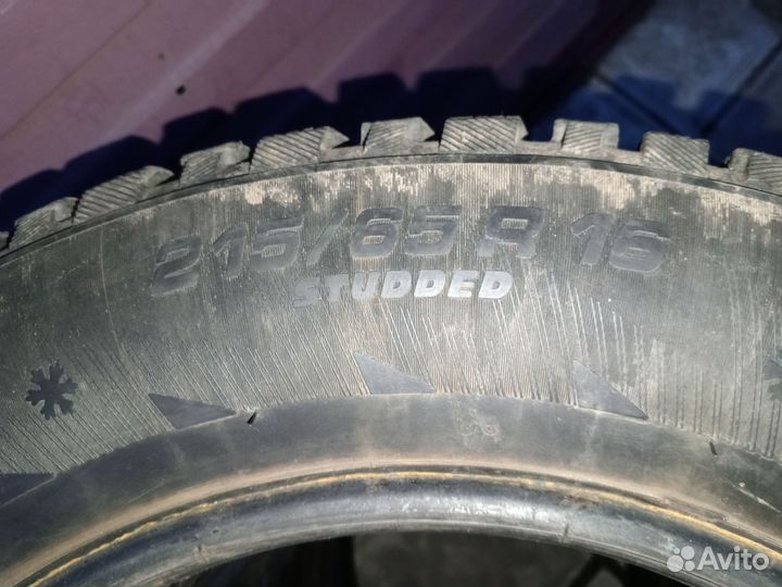 Michelin X-Ice North 3 215/65 R16
