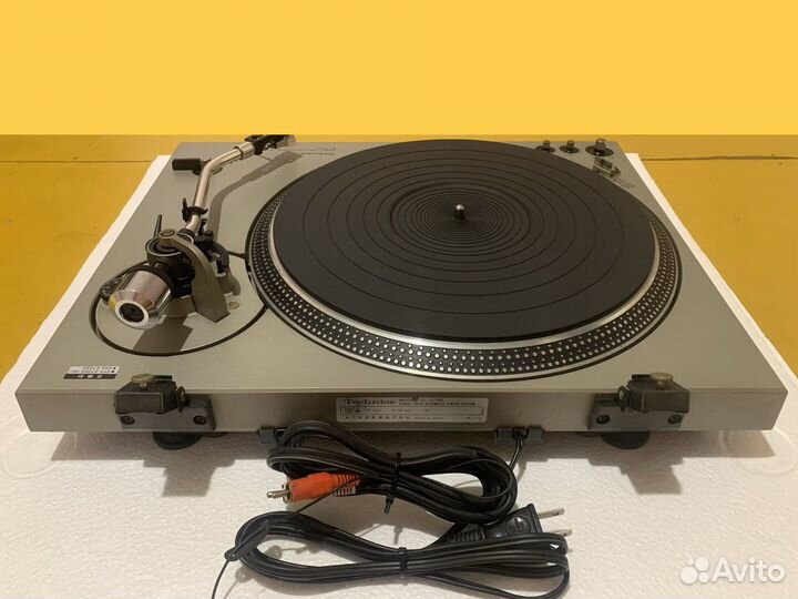Проигрыватель винила Technics SL-1700