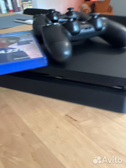 Sony playstation 4 slim 500gb + 2 пульта