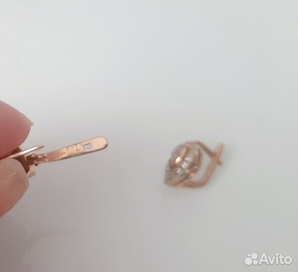 Золотые серьги с бриллиантами