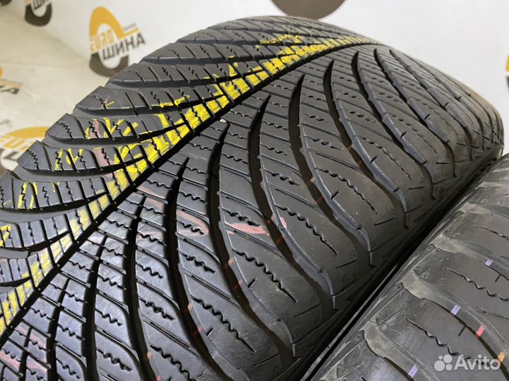 Goodyear Vector 4Seasons Gen-2 215/50 R17