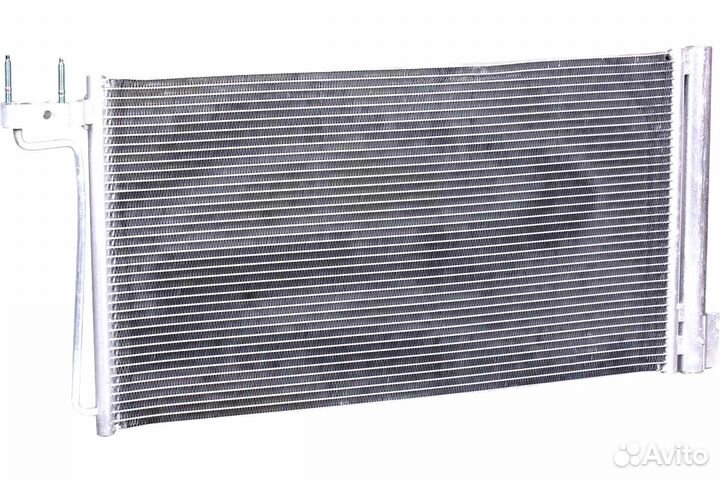 Новый Радиатор кондиционера (конденсер) Luzar