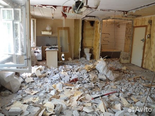 фото демонтирование квартире в центре питере. бронепанели для банков. демонтаж питер. демонтаж питер. слом стен в квартире.