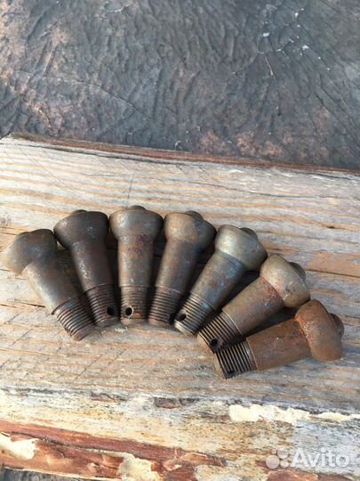 Пальцы рулевые Волга