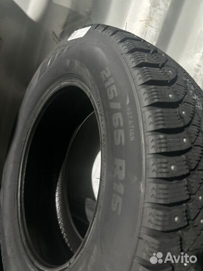 Pirelli Formula Ice 215/65 R16