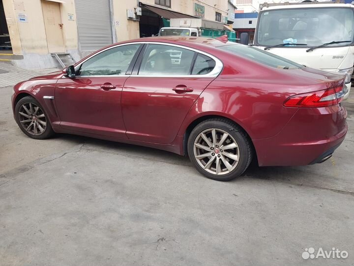 В разборе Jaguar XF (X250) 2013г. рестайлинг