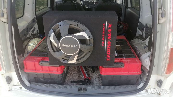 Активный сабвуфер