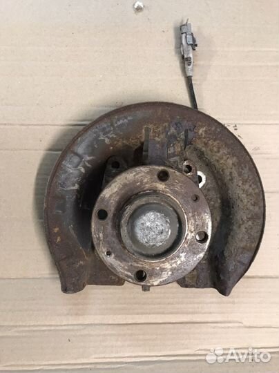 Задняя правая цапфа Peugeot 307