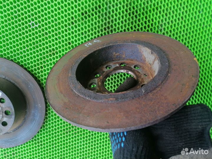 Диск задний на VW Passat B7 11-15 CC