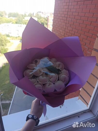 Подарок букет шоколадных пельменей