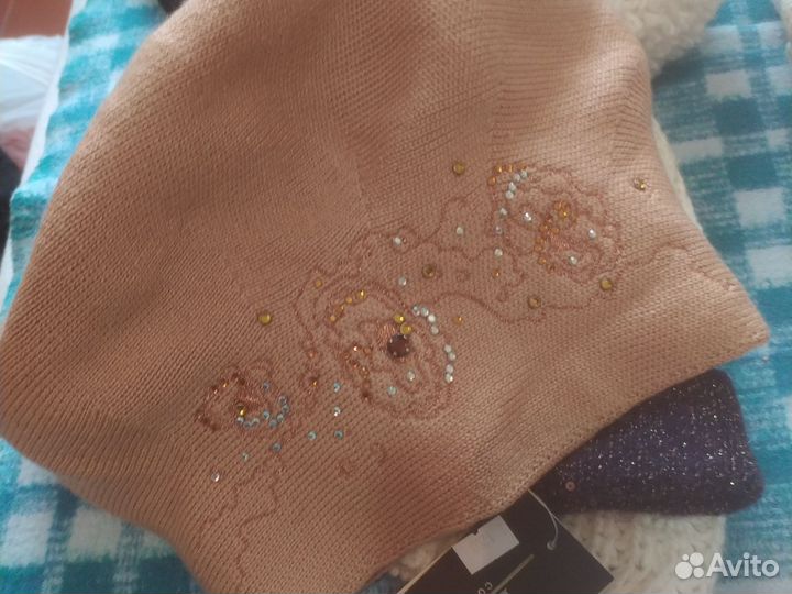 Береты и шапки новые