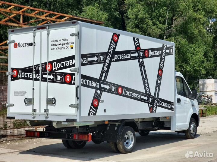 Водитель с личным грузовым автомобилем