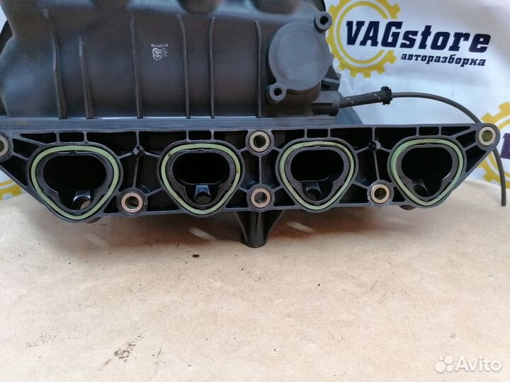 Коллектор впускной Volkswagen Golf 4 2002