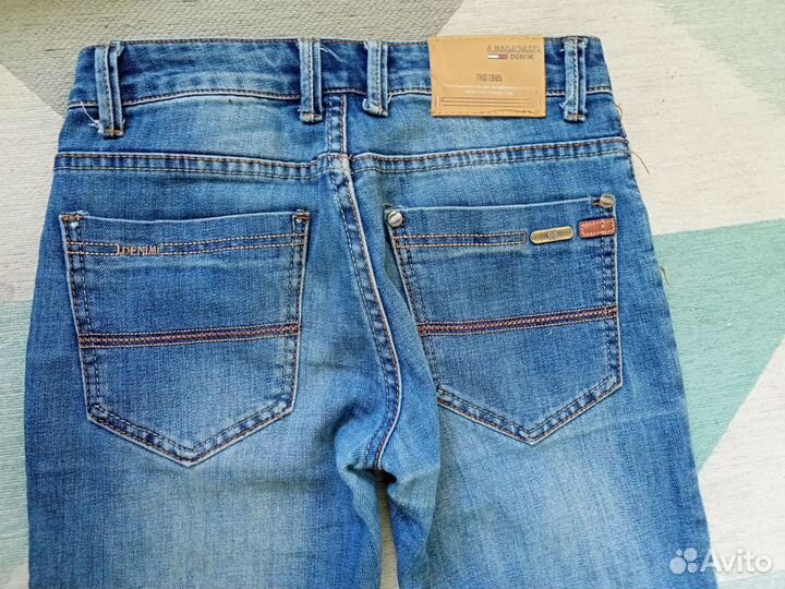 Джинсы на стройного подростка 170р