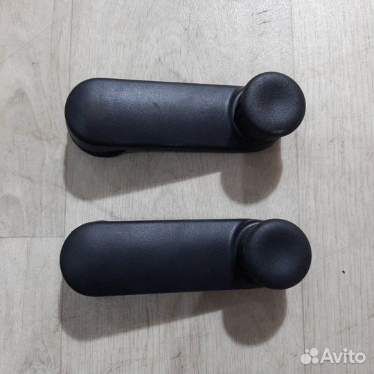 Ручка стеклоподъемника задняя Renault Logan седан