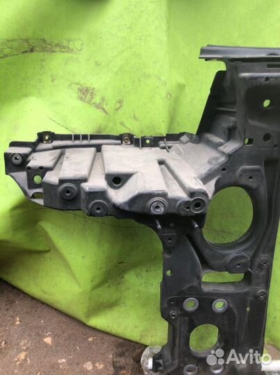 Телевизор на volkswagen Touareg Оригинал