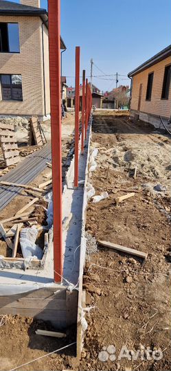 Бурение лунок под столбы