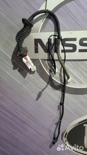 Проводка двери коса Nissan qashqai J10 Прав
