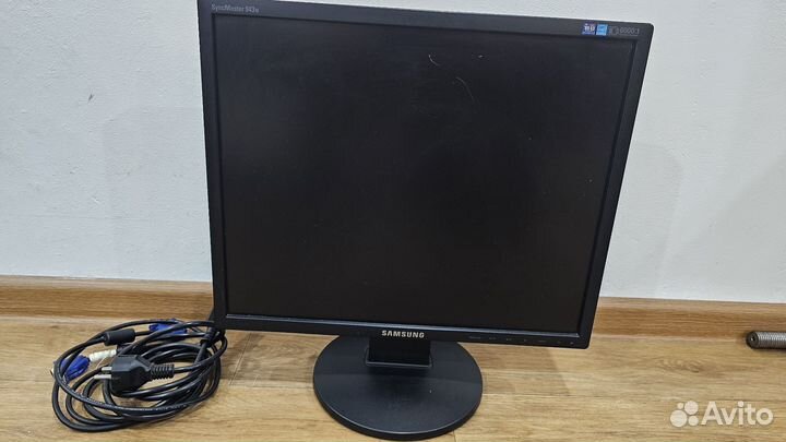 Монитор Samsung 19 943n