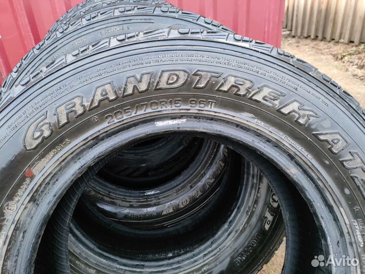 Dunlop Grandtrek AT3 205/70 R15 96T