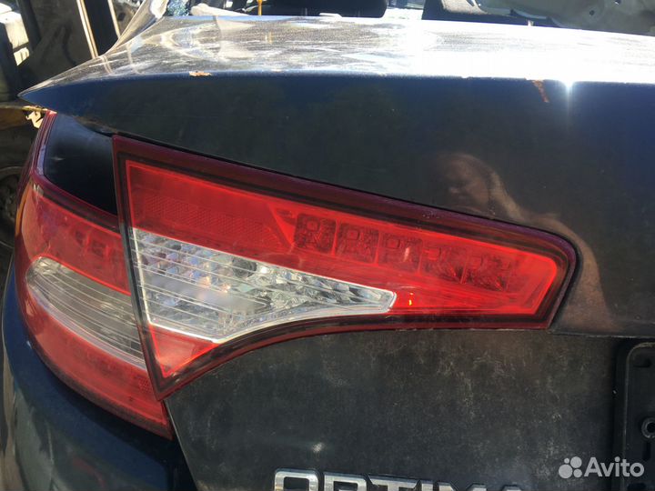 Фонарь правый левый крышки багажника Киа Оптима