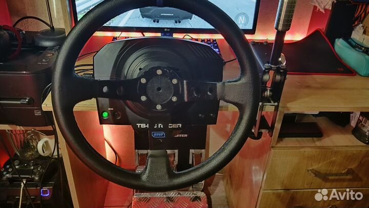 Игровой руль Thrustmaster