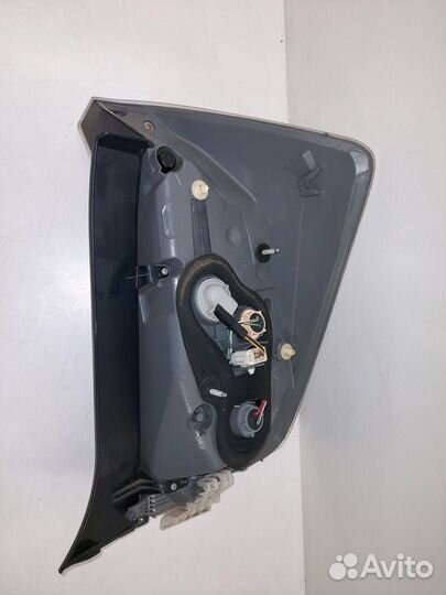 Фонарь задний левый Toyota Prius 3 ZVW30