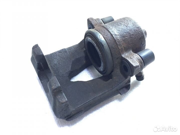 Суппорт Volkswagen Bora перед право