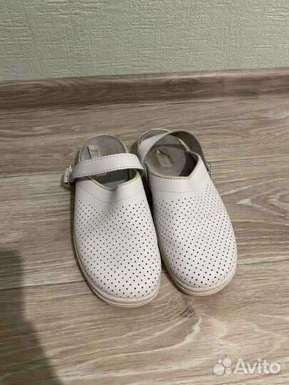 Медицинская обувь женская