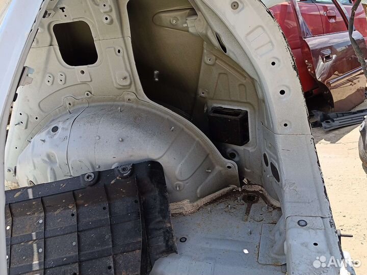 Крыло заднее правое с батоном kia sportage 4