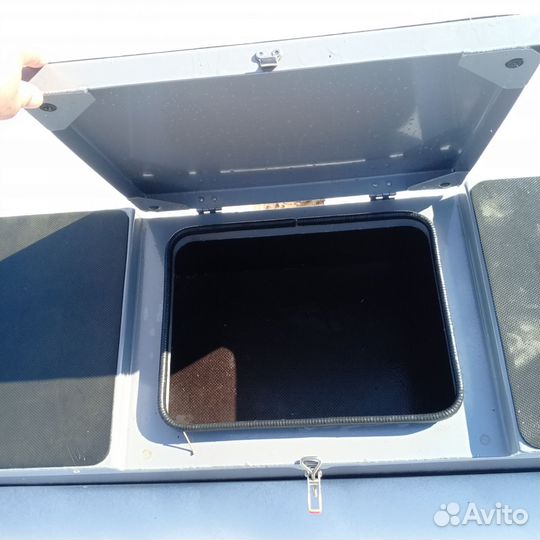 Центральный рундук в лодку Волжанка 42