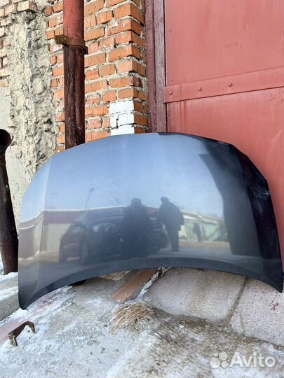 Капот toyota auris 2011