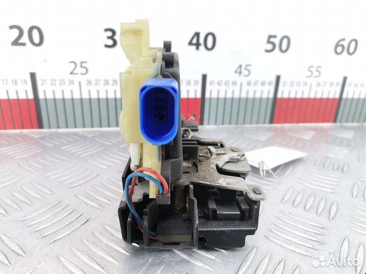 Замок двери передней левой для Seat Cordoba 2