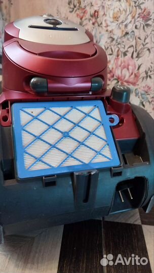 Пылесос безмешковый Phillips